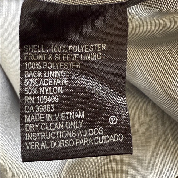 Tahari Arthur S Levine Womens Black Blazer Size 12 Classic 3 Button Workwear - Picture 9 of 9